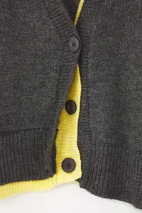 TRENDYOLMİLLA Gray Crop Color Blocked V-neck Soft textured Knitwear Cardigan - Image 6