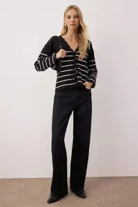 TRENDYOLMİLLA Black Striped V-neck Ribbon Binding Detailed Premium Yarn/Special Yarn Knitwear Cardigan - Image 2