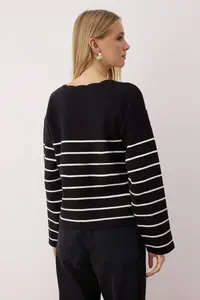TRENDYOLMİLLA Black Striped V-neck Ribbon Binding Detailed Premium Yarn/Special Yarn Knitwear Cardigan - Image 4