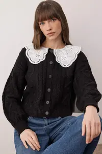 TRENDYOLMİLLA Black Soft textured Garni Detailed Knitwear Cardigan - Image 2