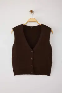 TRENDYOLMİLLA Brown 2 Sets V-neck Wide Pattern Soft textured Cardigan-Vest Knitwear Cardigan - Image 6