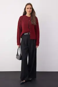 TRENDYOLMİLLA Wardrobe Essentials Red Soft textured Knitwear Cardigan | - Image 2