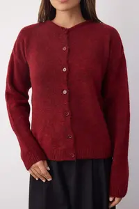 TRENDYOLMİLLA Wardrobe Essentials Red Soft textured Knitwear Cardigan | - Image 3