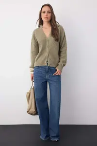 TRENDYOLMİLLA Wardrobe Essentials Oil Green Woolly Wide Pattern V-neck Knitwear Cardigan | - Image 2