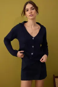 TRENDYOLMİLLA Navy Blue Woolly Basic Polo Shirt Collar Knitwear Cardigan |