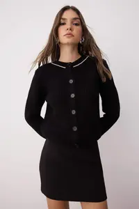 TRENDYOLMİLLA Black Stone Embroidered Soft textured Knitwear Cardigan