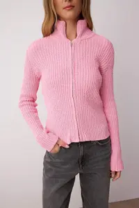 TRENDYOLMİLLA Wardrobe Essentials Pink Zippered Dog collar Soft textured Cotton Knitwear Cardigan - Image 3