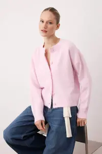 TRENDYOLMİLLA Wardrobe Essentials Lilac Alpaca Wool Blend Wide Pattern Knitwear Cardigan |