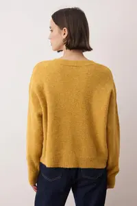 TRENDYOLMİLLA Wardrobe Essentials Mustard Alpaca Wool Blend Wide Pattern Knitwear Cardigan | - Image 4