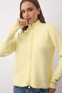 TRENDYOLMİLLA Wardrobe Essentials Yellow Woolly Zippered Dog collar Daisy Elcikli Knitwear Cardigan | - Image 3