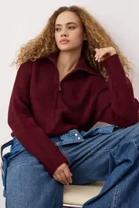 TRENDYOLMİLLA Wardrobe Essentials Burgundy Wardrobe Essentiasl Soft textured Wide Pattern Knitwear Cardigan - Image 2