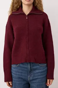 TRENDYOLMİLLA Wardrobe Essentials Burgundy Wardrobe Essentiasl Soft textured Wide Pattern Knitwear Cardigan - Image 3
