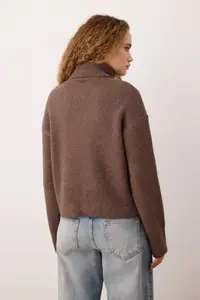 TRENDYOLMİLLA Mink Wardrobe Essentials Soft textured Wide Pattern Knitwear Cardigan - Image 4