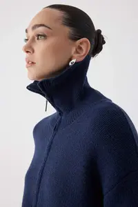 TRENDYOLMİLLA Wardrobe Essentials Navy Blue Soft textured Wide Pattern Zippered Knitwear Cardigan | - Image 2