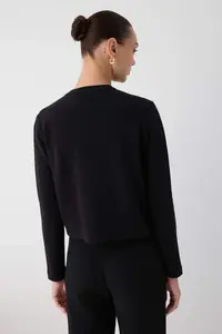 TRENDYOLMİLLA Wardrobe Essentials Black Button Detailed Crop Premium/Special Yarn Knitwear Cardigan | - Image 4