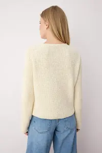 TRENDYOLMİLLA Ecru textured Cotton Blended Knitwear Cardigan - Image 4