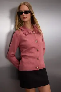 TRENDYOLMİLLA Dusty Rose Soft textured Collar Frilly Metal Button Detailed Knitwear Cardigan