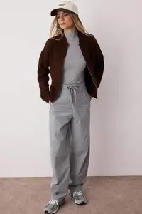 TRENDYOLMİLLA Brown Soft textured Zippered Wide Pattern Knitwear Cardigan - Image 2