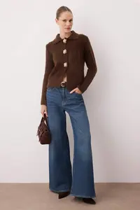 TRENDYOLMİLLA Dark Brown Rose Button Detailed Boucle Thread Wide Pattern Knitwear Cardigan - Image 2