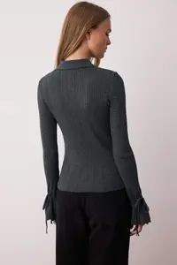 TRENDYOLMİLLA Anthracite Mercerized Look Ribbed Polo Shirt Collar Knitwear Cardigan - Image 4