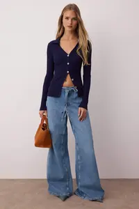 TRENDYOLMİLLA Wardrobe Essentials Navy Blue Fitted Knitwear Cardigan - Image 2