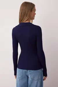 TRENDYOLMİLLA Wardrobe Essentials Navy Blue Fitted Knitwear Cardigan - Image 4