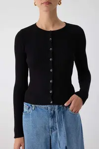 TRENDYOLMİLLA Wardrobe Essentials Black Mercerized Look Ribbed Knitwear Cardigan | - Image 3