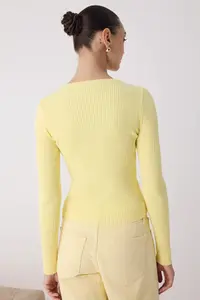 TRENDYOLMİLLA Wardrobe Essentials Yellow Mercerized Look Ribbed Knitwear Cardigan | - Image 4