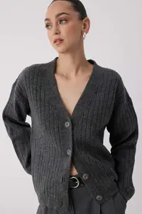 TRENDYOLMİLLA Wardrobe Essentials Anthracite Soft textured Basic Knitwear Cardigan |