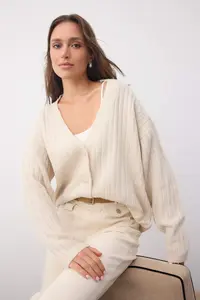 TRENDYOLMİLLA Wardrobe Essentials Stone Soft textured Basic Knitwear Cardigan |