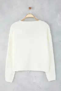 TRENDYOLMİLLA Ecru Soft textured Sleeve Embroidery Detailed Knitwear Cardigan - Image 6