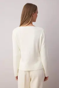 TRENDYOLMİLLA Ecru Trend Button Detailed Knitwear Cardigan - Image 4