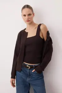 TRENDYOLMİLLA Brown 2 Sets Premium Yarn/Special Yarn Crew Neck Basic Knitwear Cardigan-Blouse Set
