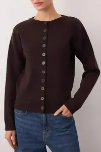 TRENDYOLMİLLA Brown 2 Sets Premium Yarn/Special Yarn Crew Neck Basic Knitwear Cardigan-Blouse Set - Image 3