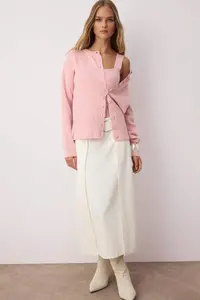 TRENDYOLMİLLA Pink 2 Sets Premium Yarn/Special Yarn Crew Neck Basic Knitwear Cardigan-Blouse Set - Image 2