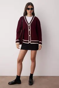 TRENDYOLMİLLA Burgundy Color Blocked Wide Pattern Knitwear Cardigan - Image 2