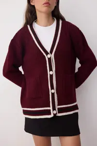 TRENDYOLMİLLA Burgundy Color Blocked Wide Pattern Knitwear Cardigan - Image 3