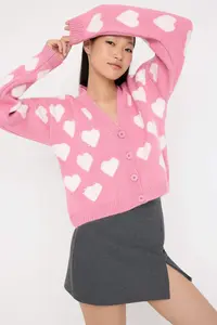 TRENDYOLMİLLA Teen Pink Soft textured Heart Patterned Pearl Detailed Knitwear Cardigan