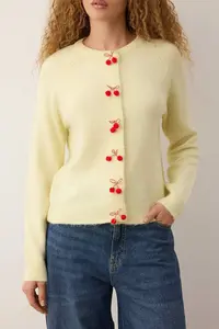 TRENDYOLMİLLA Yellow Crew Neck Cherry Accessory Detailed Knitwear Cardigan - Image 3