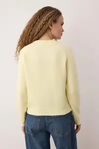 TRENDYOLMİLLA Yellow Crew Neck Cherry Accessory Detailed Knitwear Cardigan - Image 4