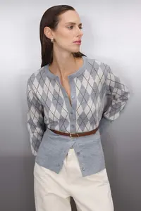 TRENDYOLMİLLA Special Collection Gray Baklava Patterned Arched Knitwear Cardigan - Image 5
