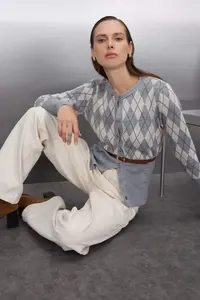 TRENDYOLMİLLA Special Collection Gray Baklava Patterned Arched Knitwear Cardigan - Image 6