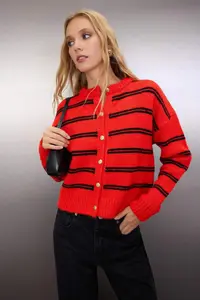 TRENDYOLMİLLA Red Soft textured Striped Wide Pattern Knitwear Cardigan