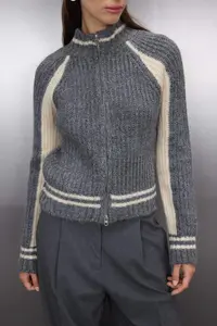TRENDYOLMİLLA Gray Soft textured Zippered Knitwear Cardigan - Image 3