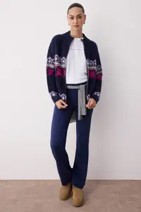 TRENDYOLMİLLA Navy Blue Ethnic Patterned Shaggy/Fleece Wide Pattern Knitwear Cardigan - Image 2