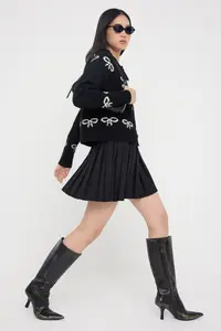 TRENDYOLMİLLA Teen Black Soft textured Ribbon Patterned Knitwear Cardigan - Image 2