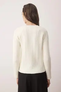 TRENDYOLMİLLA Ecru Soft textured Ribbon buttoned Knitwear Cardigan - Image 4