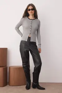 TRENDYOLMİLLA Gray Fitted Color Blocked Knitwear Cardigan - Image 2