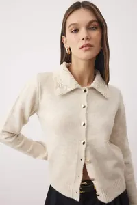 TRENDYOLMİLLA Stone Lace Collar Detailed Knitwear Cardigan