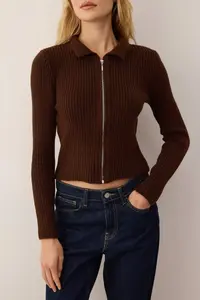 TRENDYOLMİLLA Wardrobe Essentials Brown Soft textured Crop Zippered Knitwear Cardigan | - Image 3